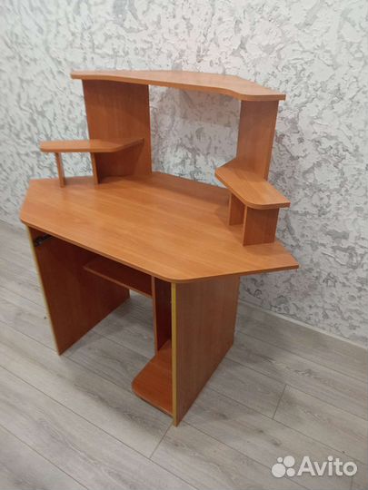 Угловой Компьютерный стол бу