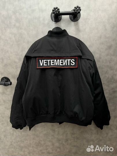 Бомбер Vetements