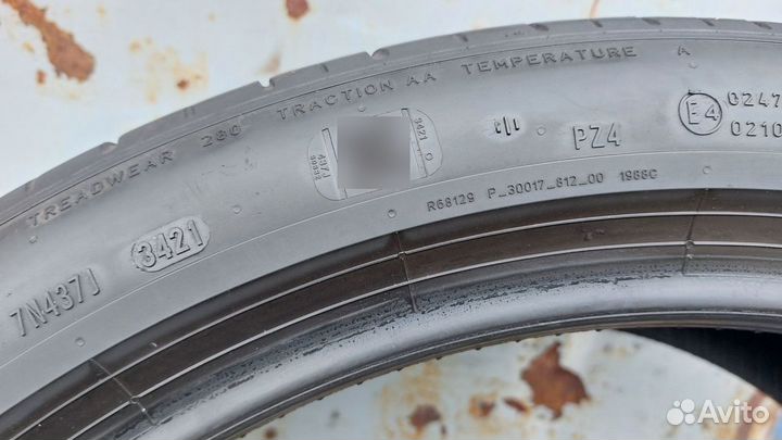 Pirelli P Zero PZ4 275/40 R22 107Y