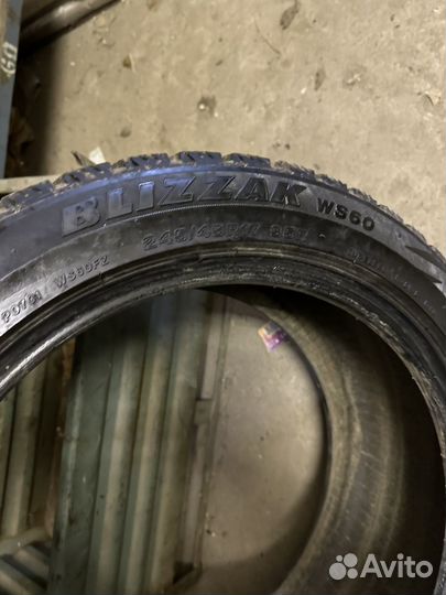 Bridgestone Blizzak WS-60 245/45 R17