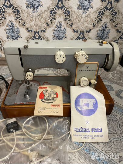 Швейная машинка чайка 142 м