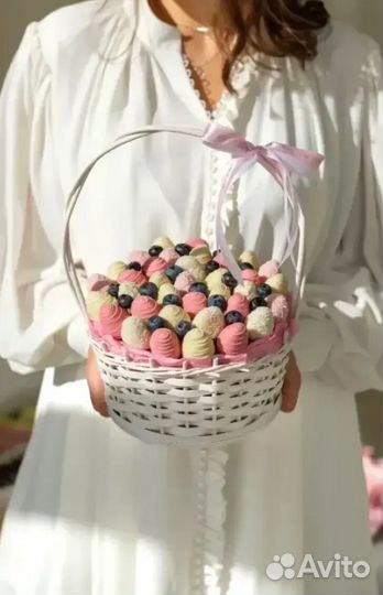 Корзины с клубникой в шоколаде