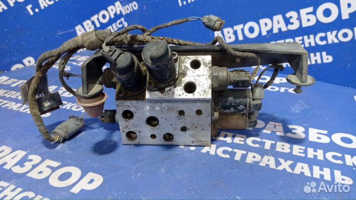 Блок клапанов гидроподвески Bmw E65 седан N62B44