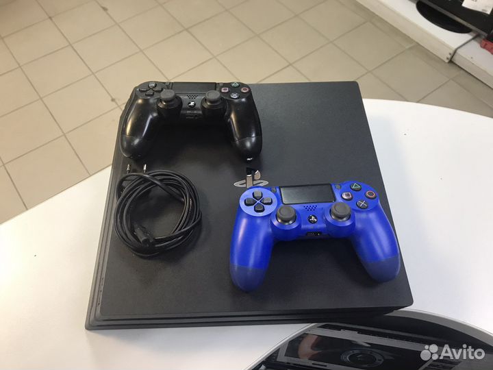 M18 Sony Playstation 4 Pro 1tb