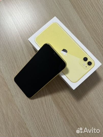 Телефон iPhone 11