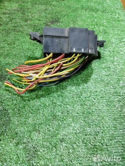 Блок предохранителей Renault Logan