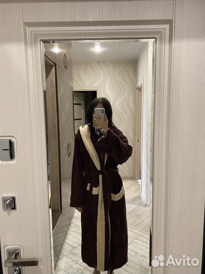 Мужской махровый халат на доставке