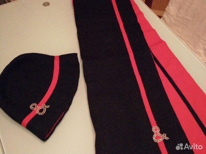 Женские шапка и шарф