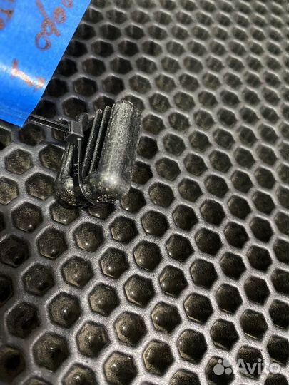 Кронштейн салонного зеркала sandero stepway 1