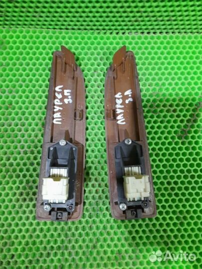 Кнопки стеклоподъемников задние Nissan Laurel C34