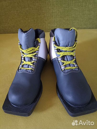 Лыжные ботинки классические