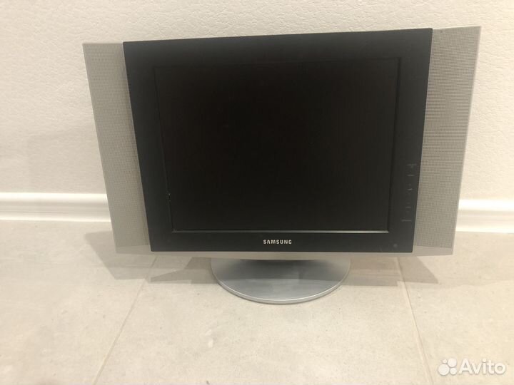 Телевизор ЖК Samsung 15