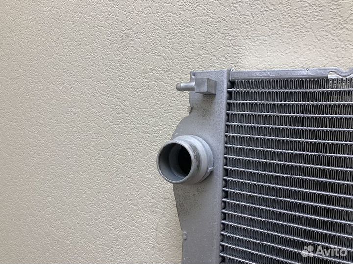 Радиатор охлаждения Бмв Х5 (E70) 06