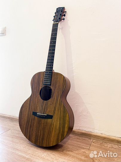 Акустическая гитара