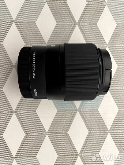 Объектив Sigma 30mm, f1,4, sony e-mount