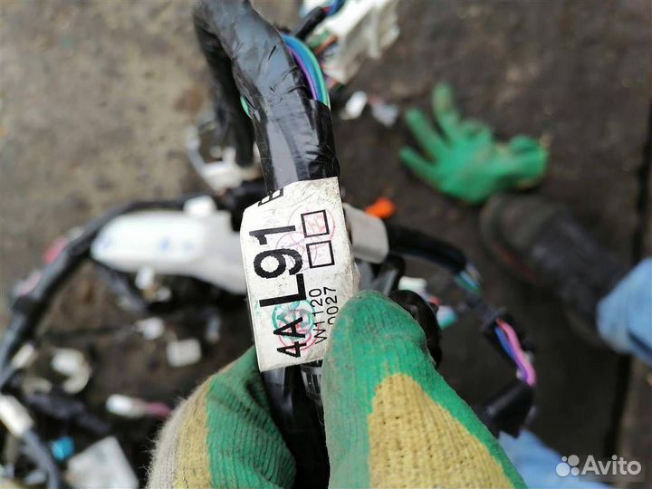 Проводка торпедо Toyota RAV4