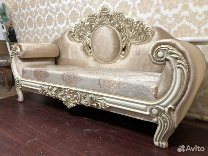 Диван банкетка