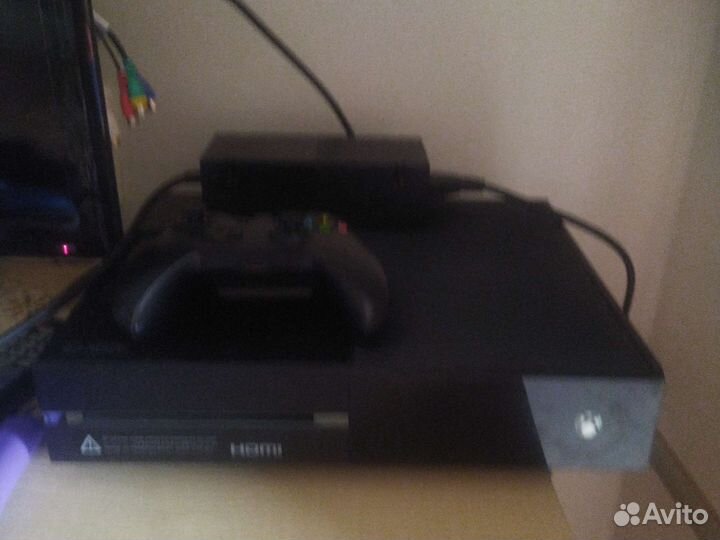 Xbox One 1 геймпад 500гб