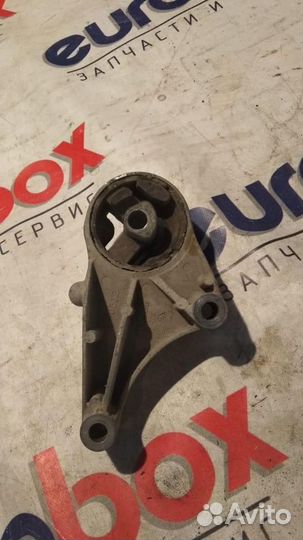 Опора двигателя передняя Opel Astra H / Family 20