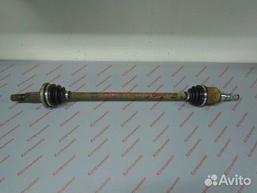 Nissan 39600-8H510 Вал приводной в сборе задний