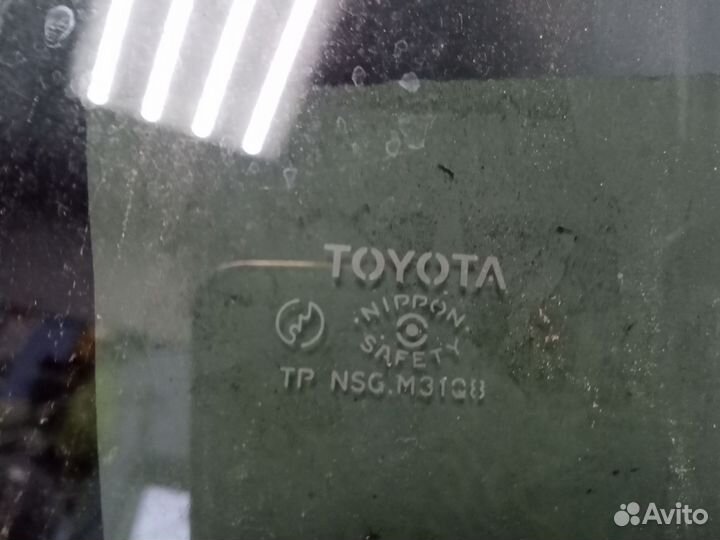 Стекло двери заднее левое Toyota Yaris 2005-2012