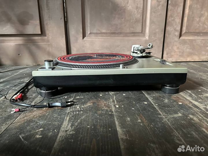 Проигрыватель винила Technics SL-1200MK2