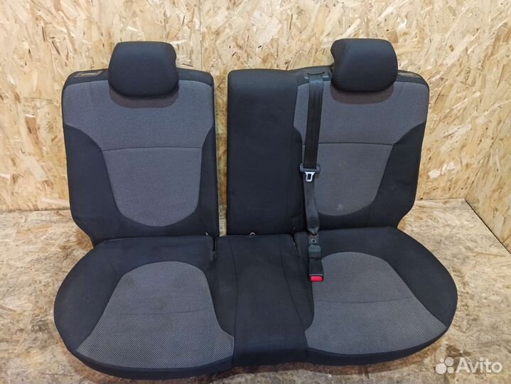 Сиденье заднее Hyundai Solaris хэтчбек