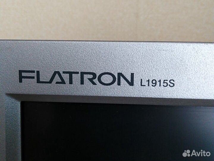 Монитор Samsung