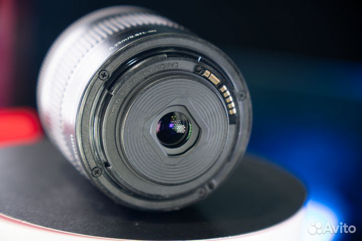 Объектив Canon EF-S 18-55mm f/4.0-5.6