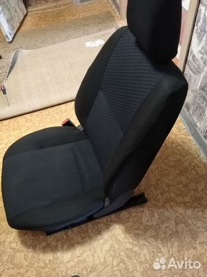 Переднее сиденье на Гранту