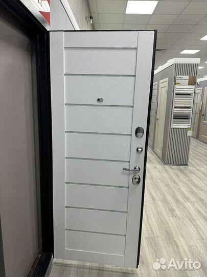 Дверь входная металлическая