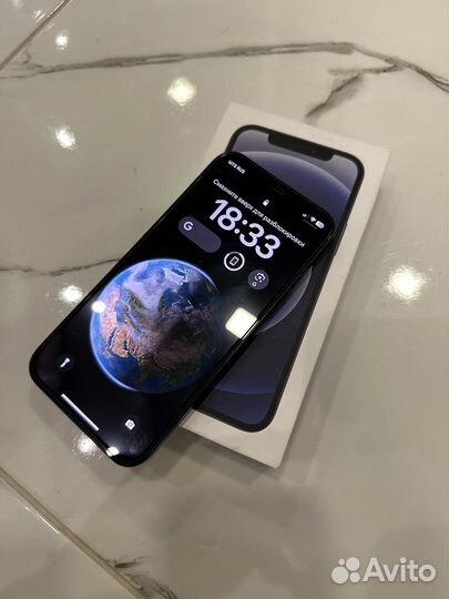 Телефон iPhone 12