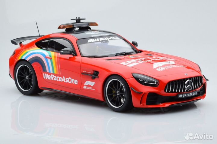 Mercedes AMG GT R Safety Car 1:18 Minichamps