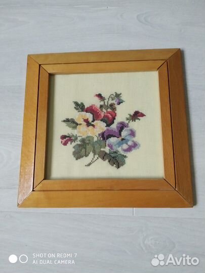 Вышивка голубок с голубкою подарок