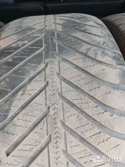 Goodyear Vector 4Seasons 225/50 R17