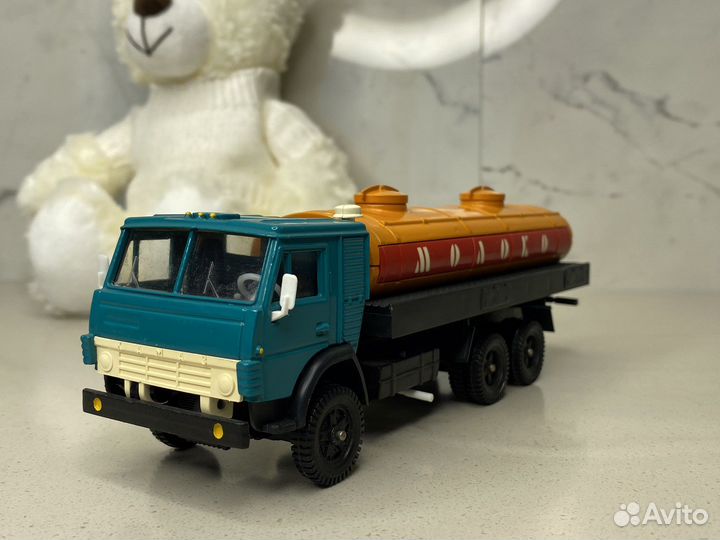 Модель Камаз 53212 молоко СССР элекон арек 1:43