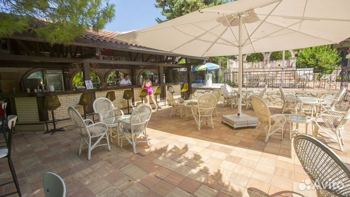 Уличные зонты с центральной опорой