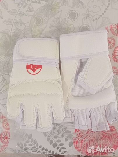 Шлем, перчатки, защита ног защита корпуса