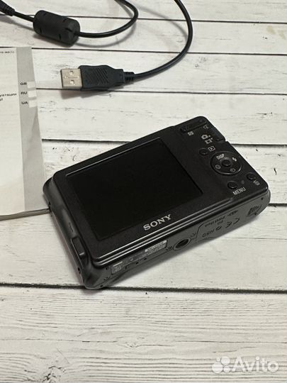 Sony Cyber-shot DSC-S2000