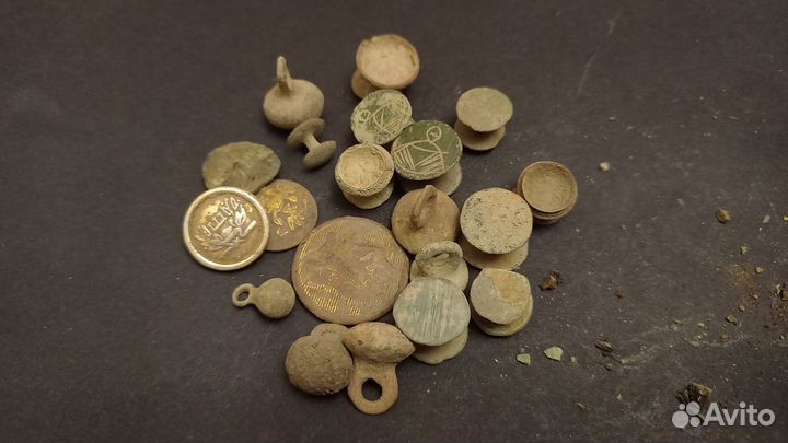 Пуговицы копаные. Гирьки и другие