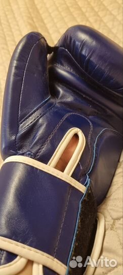 Боксерские перчатки 10 oz новые