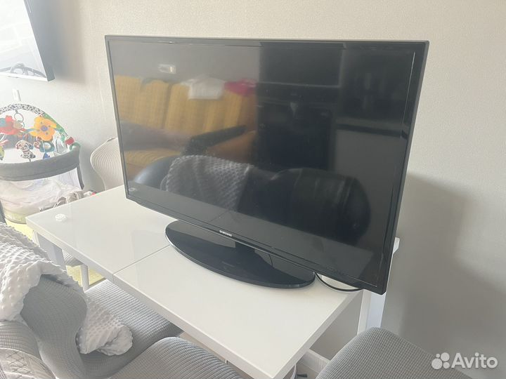 Телевизор samsung LED UE40EH5047