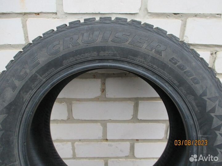 Bridgestone Ice Cruiser 5000 215/60 R16 95T