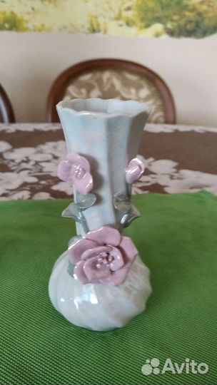 Фарфоровые вазы, сахарница