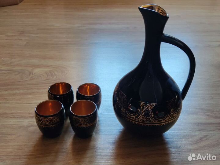 Графин с рюмками для водки