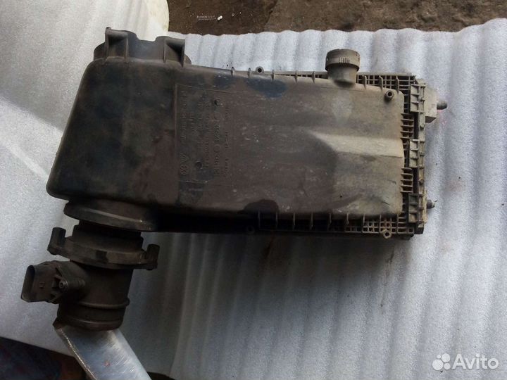 Корпус воздушного фильтра volkswagen touareg