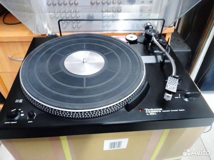 Проигрыватель винила Technics SL-FM1