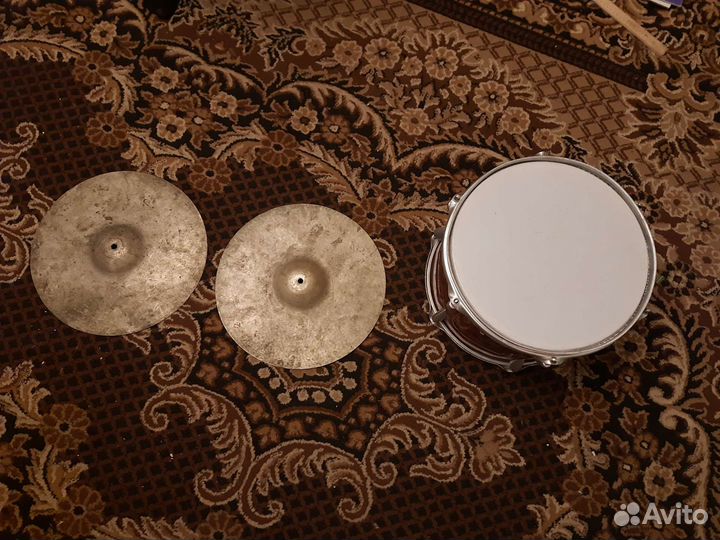 Тарелки и барабан