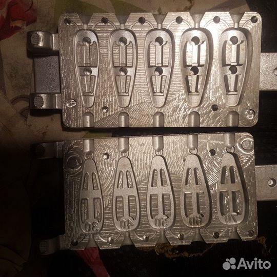Формы для литья груза под кормушку