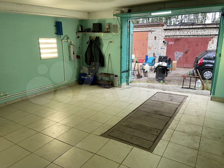 Гараж, > 30 м²